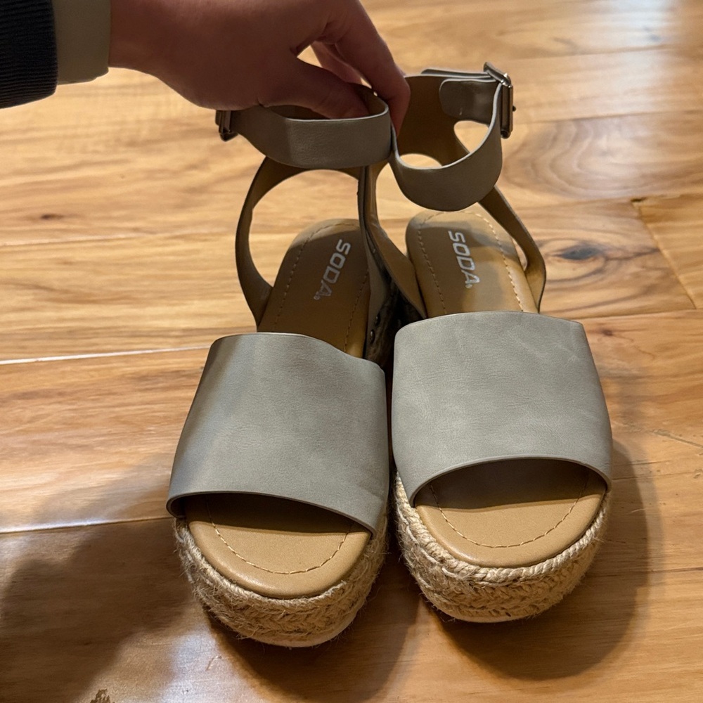 SODA Sandals